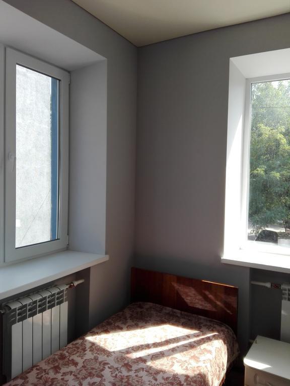 Apartment On Kryvorizhstal Street 35-24 Кривой Рог Екстериор снимка