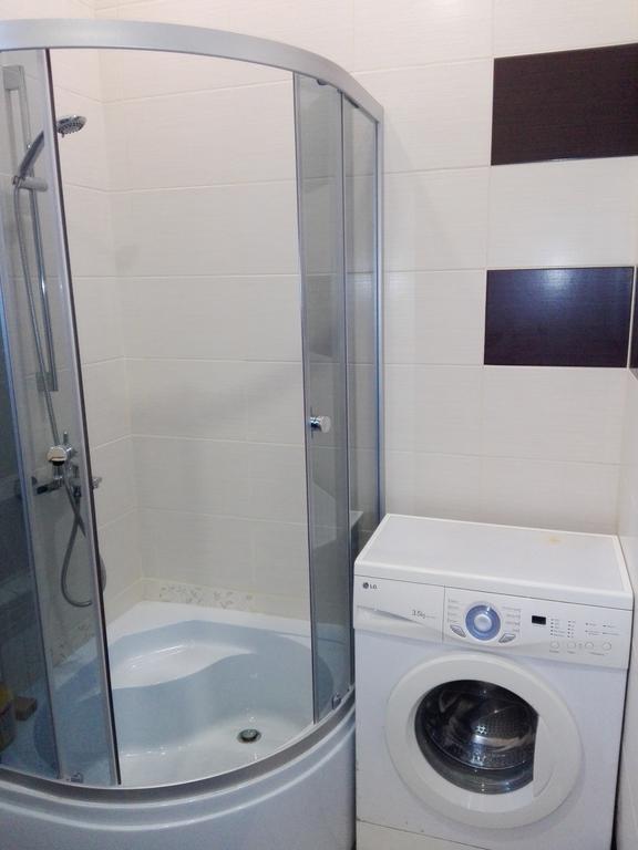 Apartment On Kryvorizhstal Street 35-24 Кривой Рог Екстериор снимка
